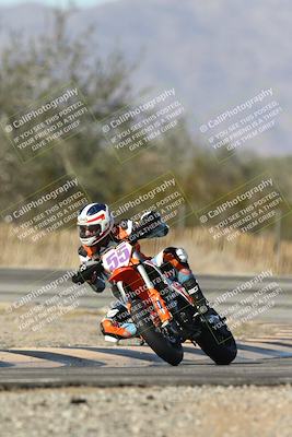 media/Dec-01-2025-Moto Forza (Mon) [[2daa91e15f]]/2-Intermediate Group/Session 3 (Turn 3)/